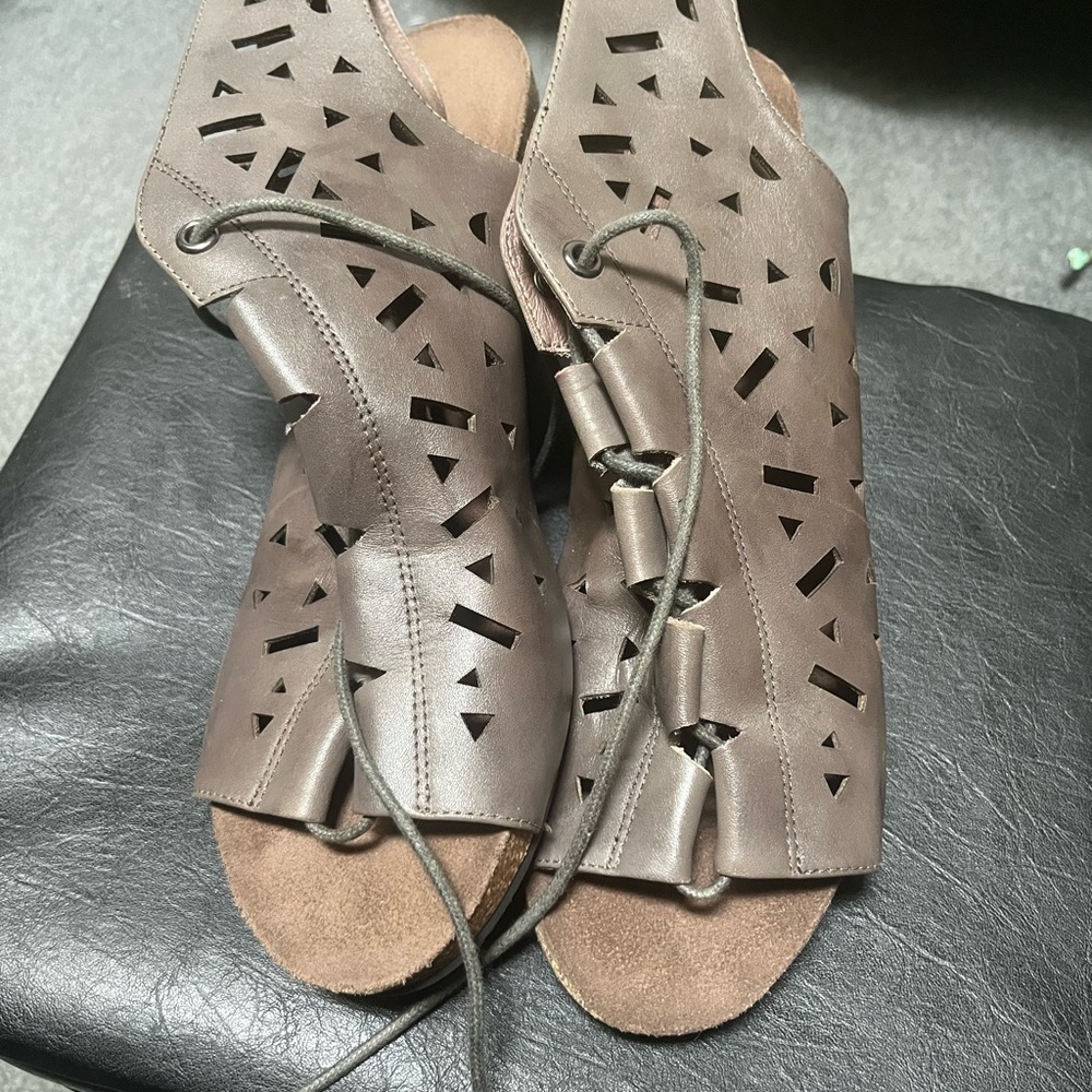 Women's Brown Leather Sandals